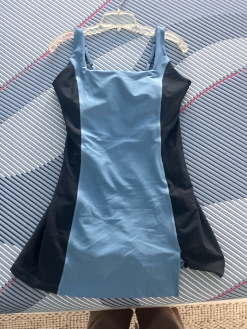 Abercrombie & Fitch YPB active dress. Colorblock design! Size Large